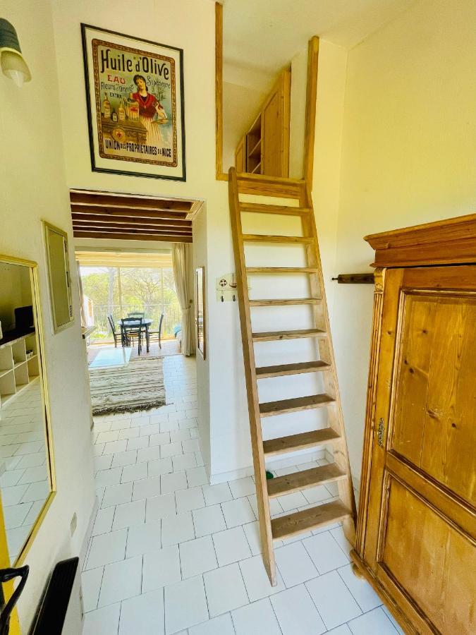 Bel Appartement Avec Mezzanine, Vue Mer Et Piscine Коголин Экстерьер фото