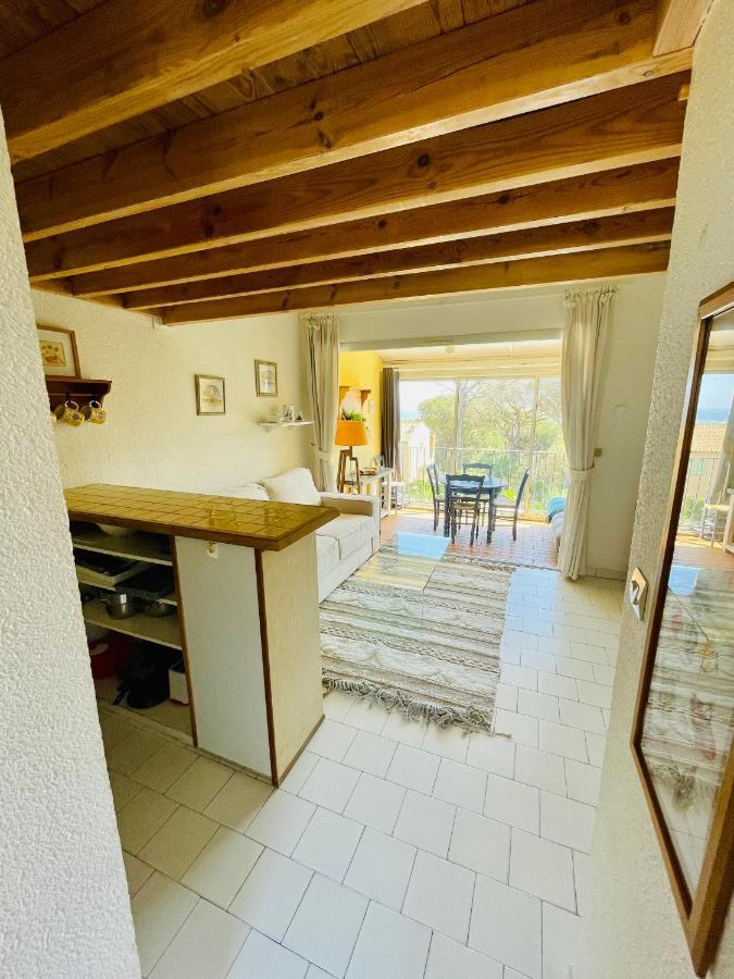 Bel Appartement Avec Mezzanine, Vue Mer Et Piscine Коголин Экстерьер фото