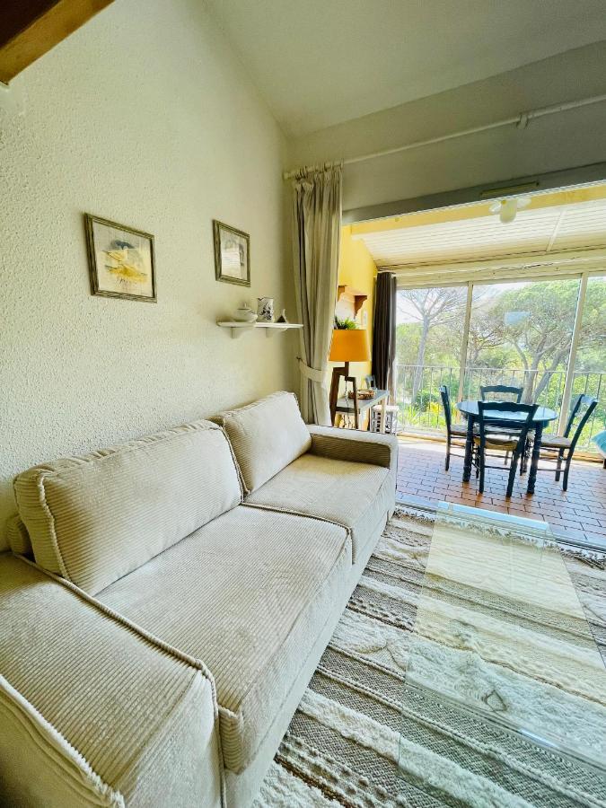 Bel Appartement Avec Mezzanine, Vue Mer Et Piscine Коголин Экстерьер фото
