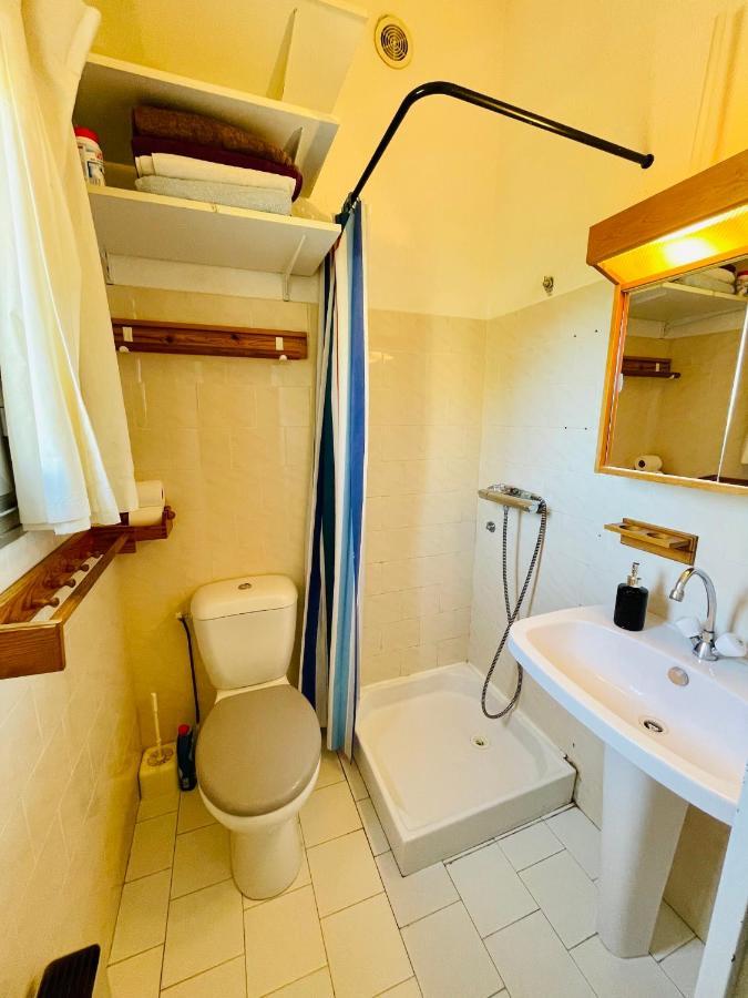 Bel Appartement Avec Mezzanine, Vue Mer Et Piscine Коголин Экстерьер фото