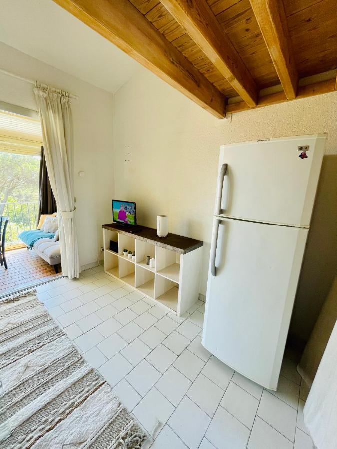Bel Appartement Avec Mezzanine, Vue Mer Et Piscine Коголин Экстерьер фото